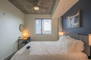 Beautiful 1BD - Central Downtown -Gym, Pool, Parking